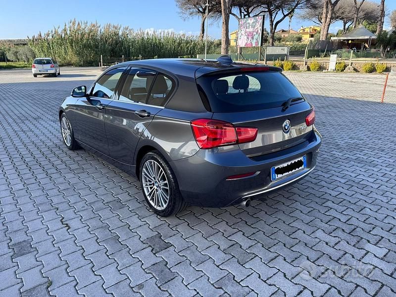 Usata BMW 118 150 CV (110 kW) 2020 Grigio Utilitaria