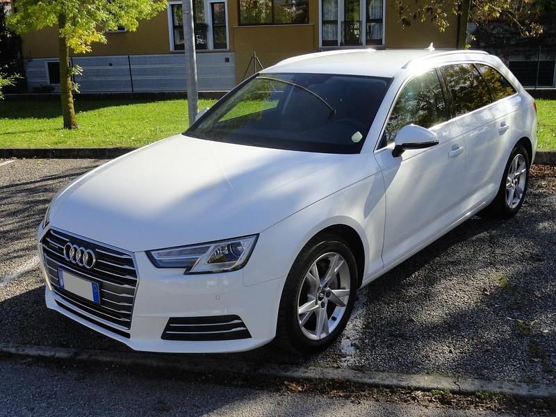 Bianco Usata 2016 Audi A4 Sport Station wagon | 17.100 € (Buon prezzo) - Immagine 1/4