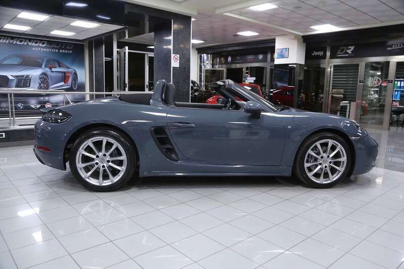Usata Porsche 718 Boxster 300 CV (220 kW) 2018 Blu grafite Cabrio