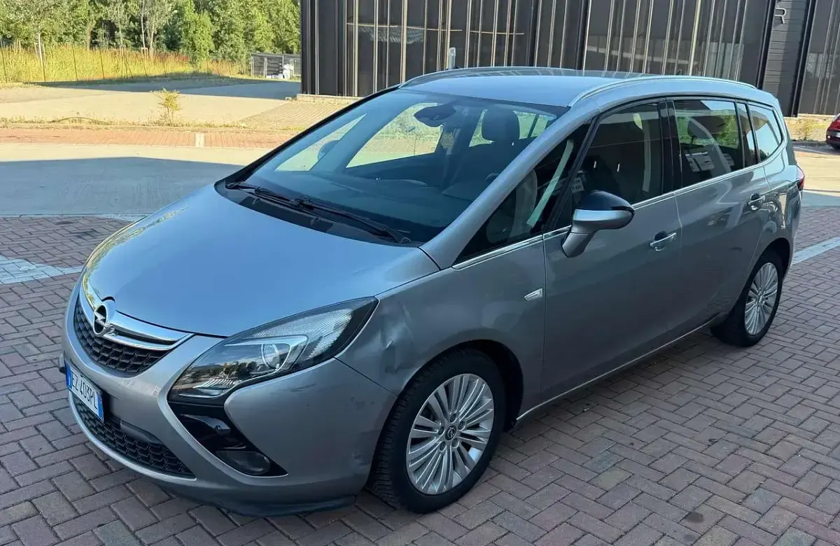 Usata Opel Zafira Tourer Cosmo 120 CV (88 kW) 2015 Grigio Monovolume