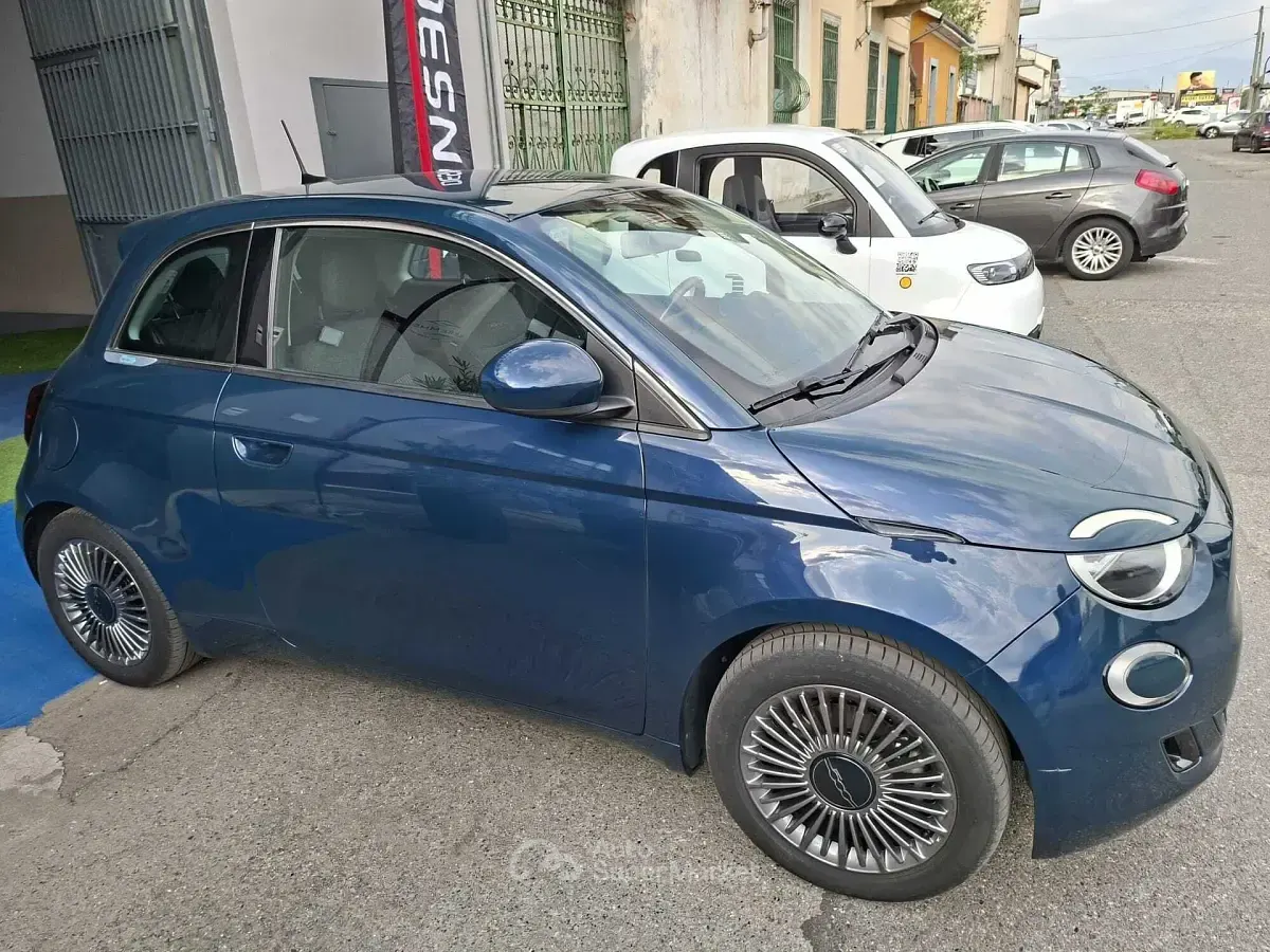 Używany Fiat 500e Opening Edition 42 kW (58 KM) 2020 Zielony Sedan/Limuzyna