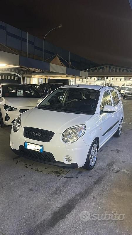 Usata Kia Picanto 59 CV (43 kW) 2010 Bianco Utilitaria