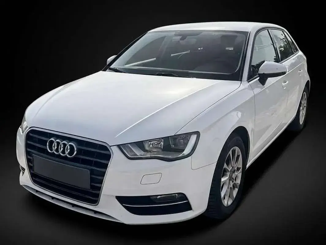 Usata Audi A3 Ambiente 110 CV (80 kW) 2015 Bianco Berlina
