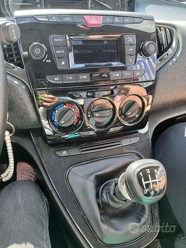 Usata Lancia Ypsilon 60 CV (44 kW) 2022 Utilitaria