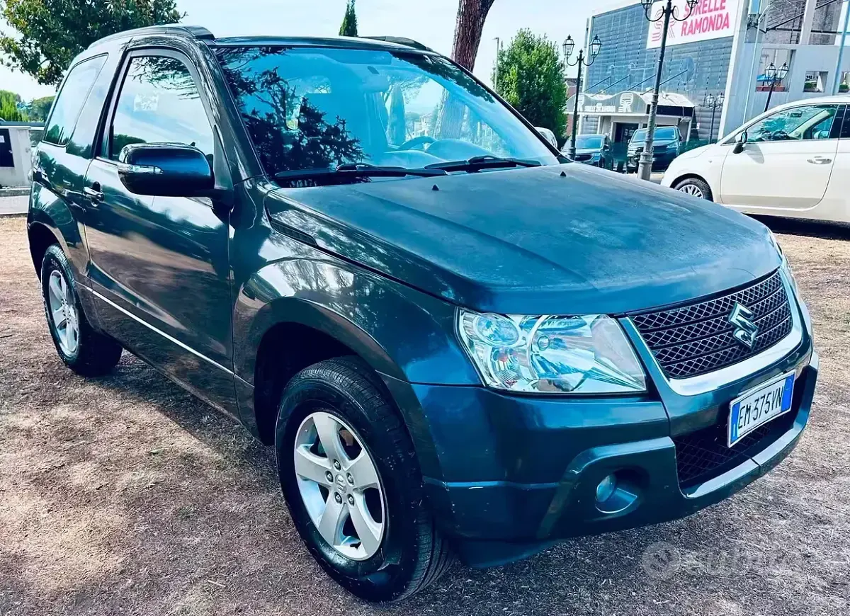 Usata Suzuki Grand Vitara 106 CV (77 kW) 2012 Nero SUV