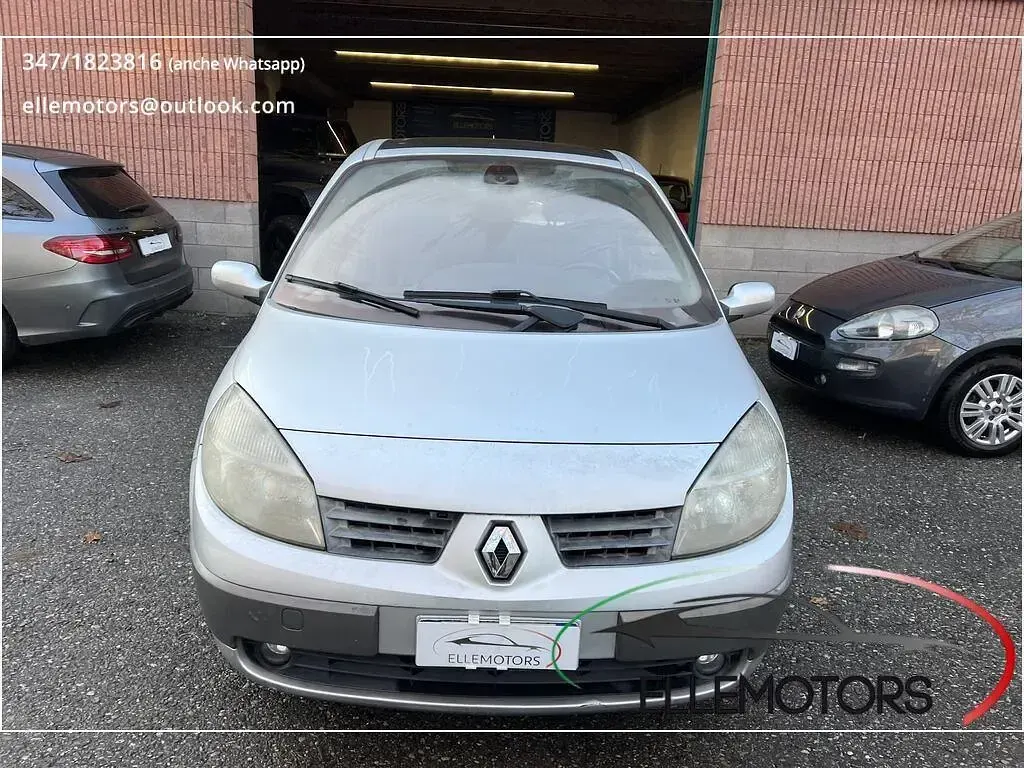 Usata Renault Scénic 119 CV (87 kW) 2005 Argento Monovolume