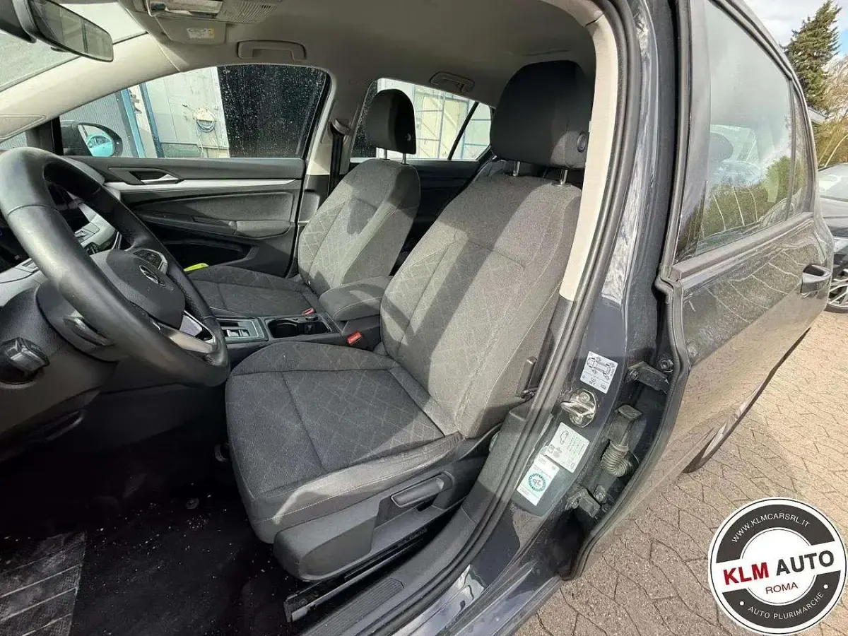 Gebraucht VW Golf VIII Active 116 PS (85 kW) 2022 Grau Limousine