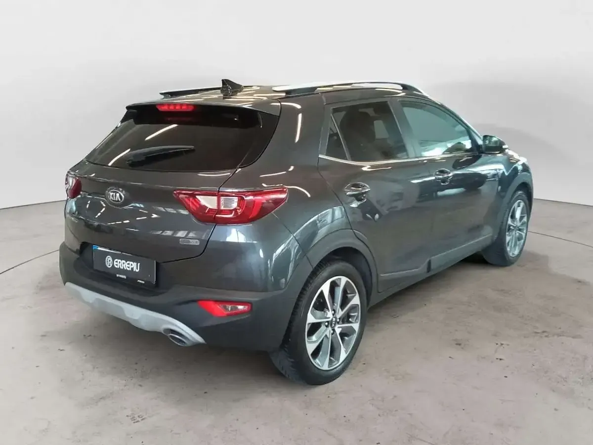 Usata Kia Stonic 101 CV (74 kW) 2020 Grigio SUV