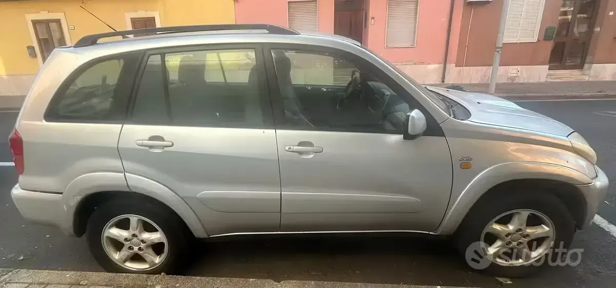 Usata Toyota RAV4 116 CV (85 kW) 2002 Grigio SUV