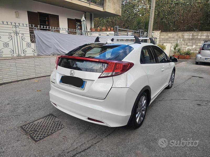 Usata Honda Civic Comfort 120 CV (88 kW) 2014 Bianco Berlina