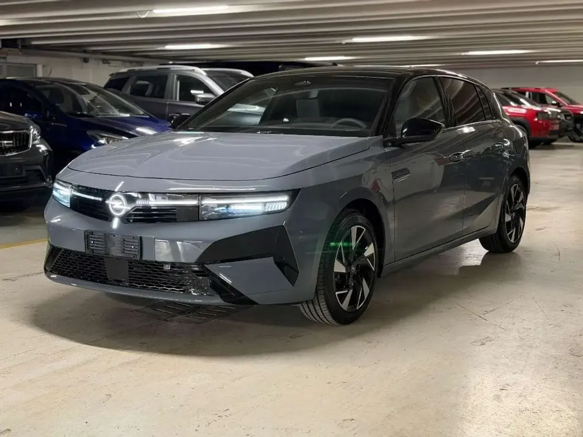 Nuova Opel Astra 145 CV (106 kW) 2026 Grigio Berlina