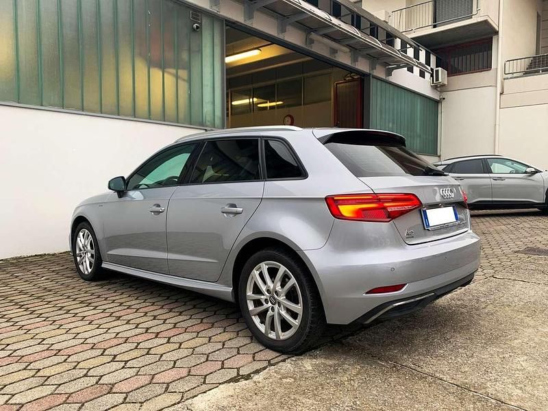 Usata Audi A3 Sport 150 CV (110 kW) 2020 Argento Berlina