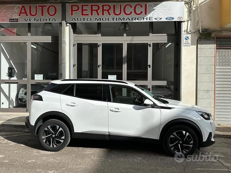 Usata Peugeot 2008 Allure 130 CV (95 kW) 2021 Bianco SUV