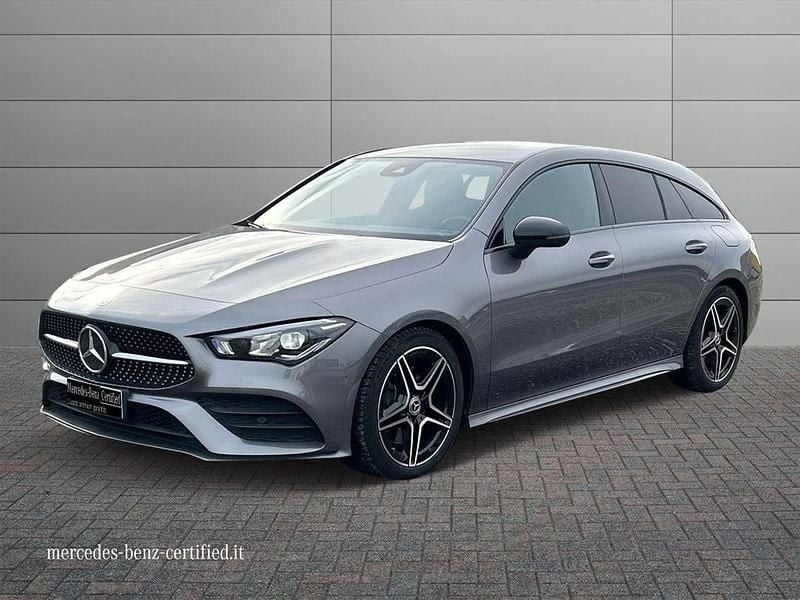 Usado Mercedes CLA200 Shooting Brake Premium 150 CV (110 kW) 2022 Familiar