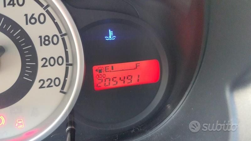 Begagnad Mazda 2 75 HK (55 kW) 2008 Grå Halvkombi