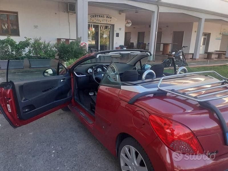 Usata 2008 Peugeot 207 Cabrio | 3990 € (Ottimo prezzo) - Immagine 1/4