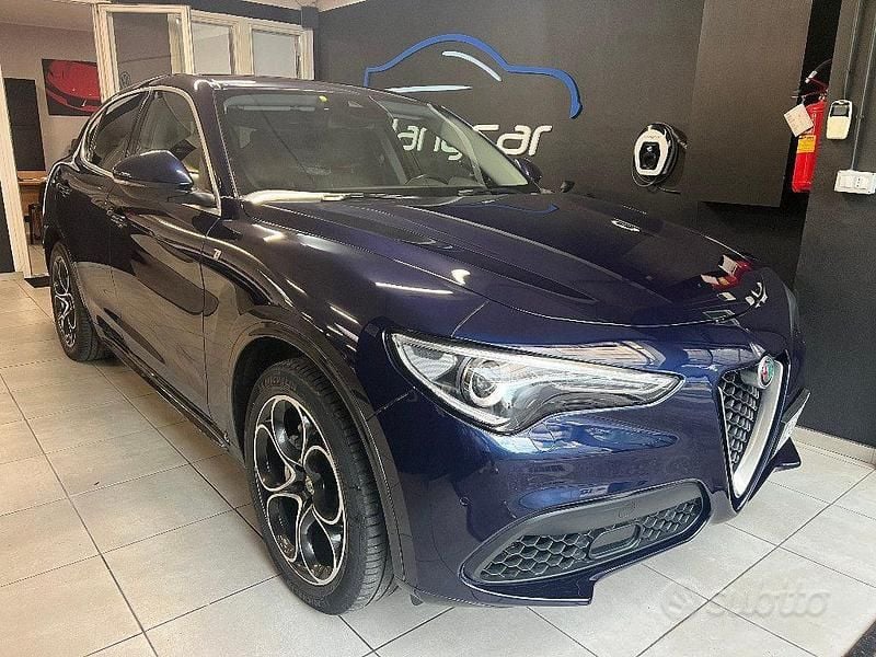 Blu/azzurro(met.) Usata 2021 Alfa Romeo Stelvio Veloce SUV | 27.900 € (Super prezzo) - Immagine 1/4