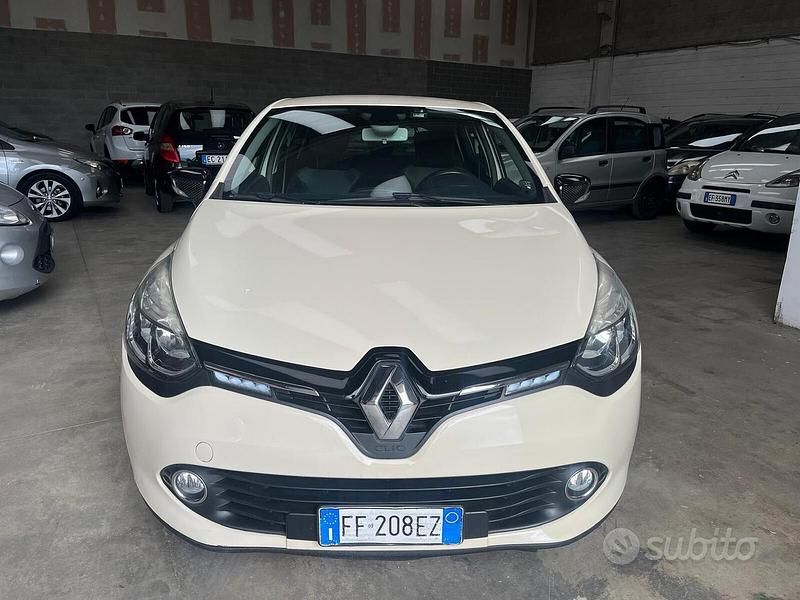 Usata Renault Clio Intens 75 CV (55 kW) 2016 Beige Coupé