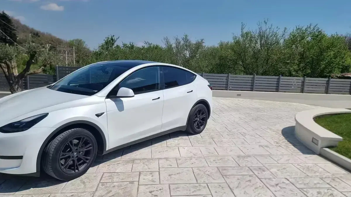 Usata Tesla Model Y 114 kW (155 CV) 2024 Bianco SUV