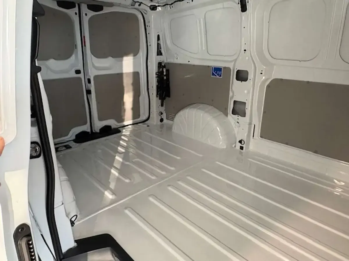 Nuova VW T7 110 CV (80 kW) 2026 Clear white Furgone