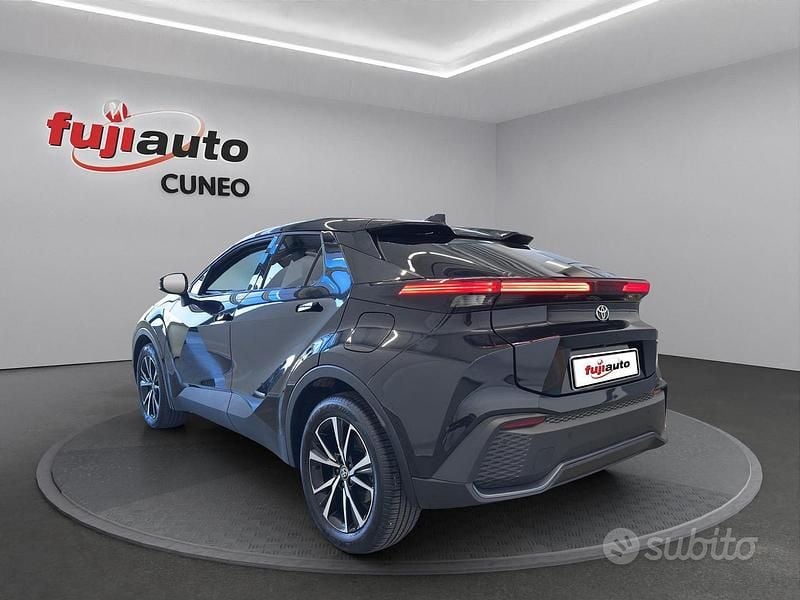 Usata Toyota C-HR Eco 223 CV (164 kW) 2025 Black met SUV