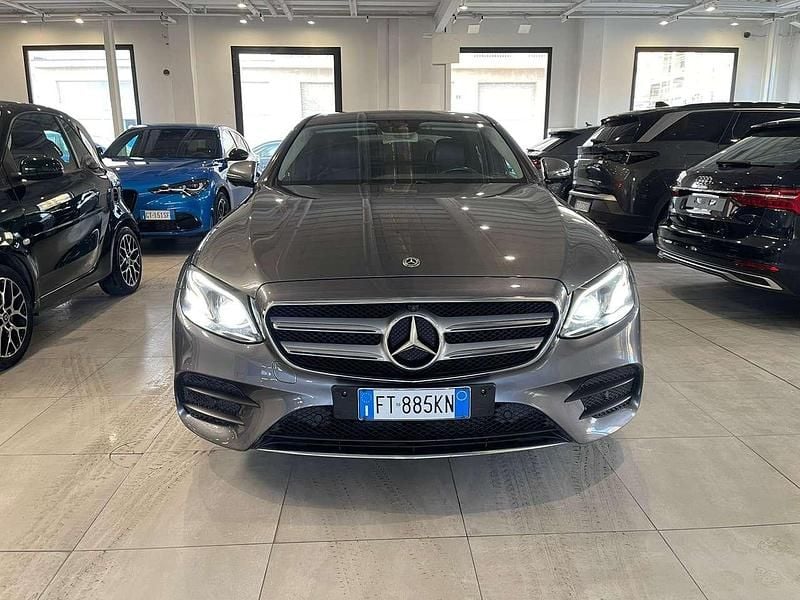 Usata Mercedes E220 Premium Plus 194 CV (142 kW) 2019 Grigio medio met. Berlina
