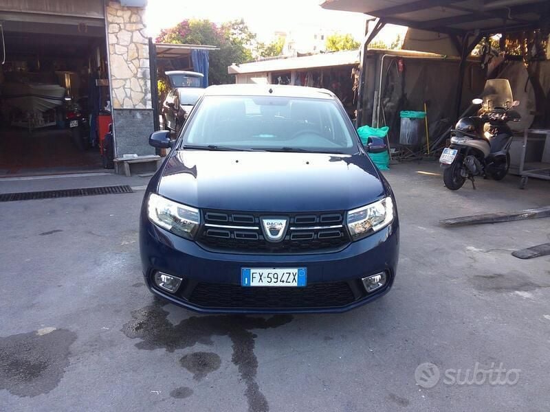 Usata Dacia Sandero Essentiel 90 CV (66 kW) 2019 Blu Utilitaria