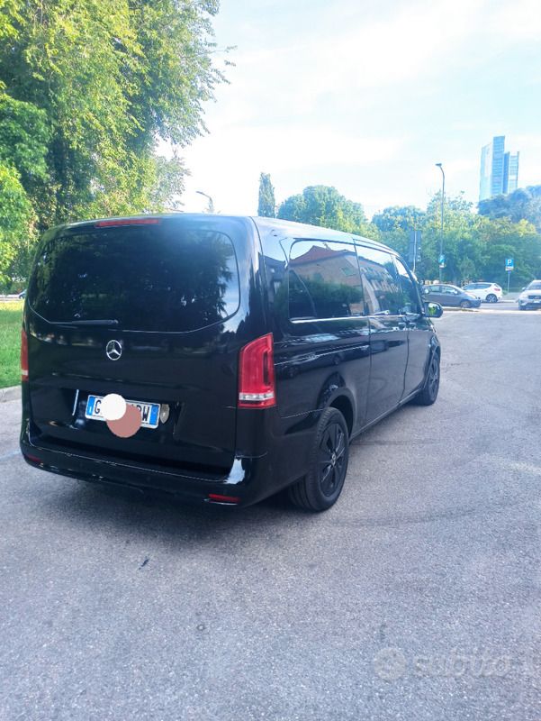 Nero Usata 2022 Mercedes Vito Furgone | 24.000 € - Immagine 1/4