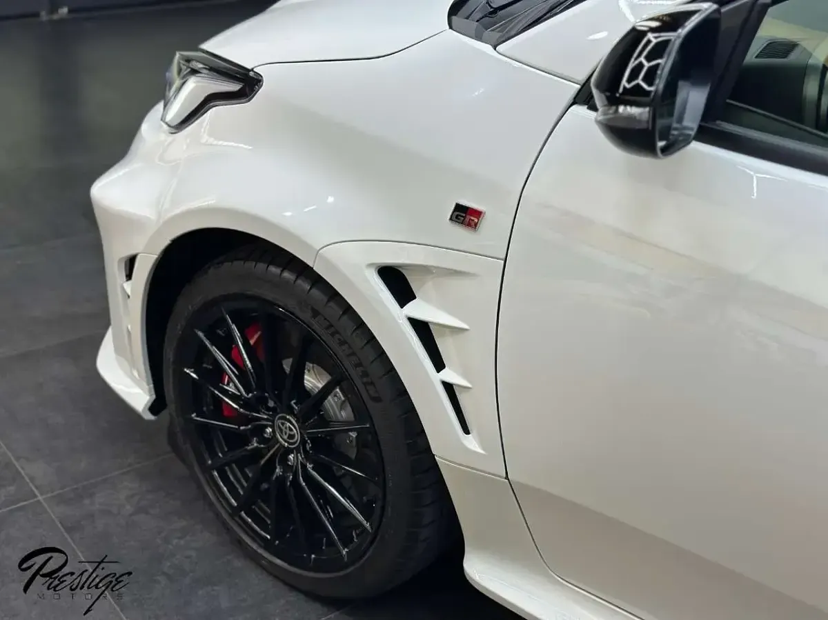 Nuova Toyota Yaris Aero 280 CV (205 kW) 2026 Bianco Utilitaria