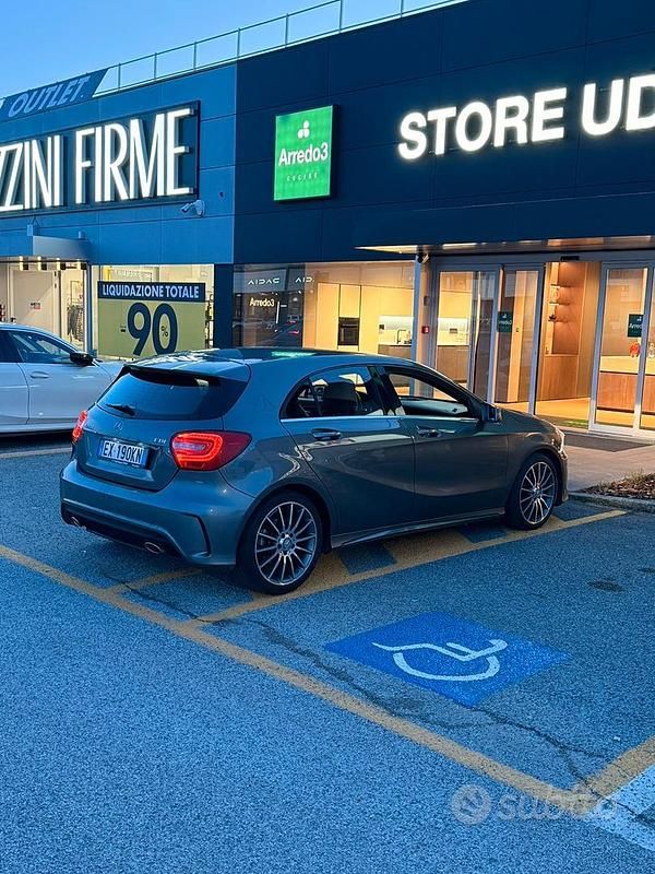 Usata Mercedes A200 Premium 136 CV (100 kW) 2015 Grigio Berlina