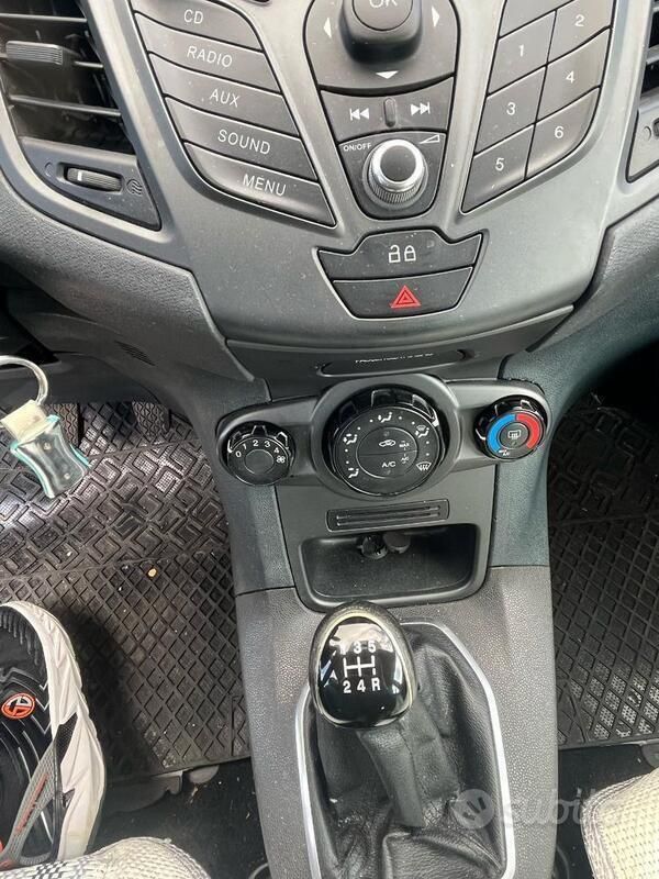 Usata Ford Fiesta 75 CV (55 kW) 2013 Utilitaria