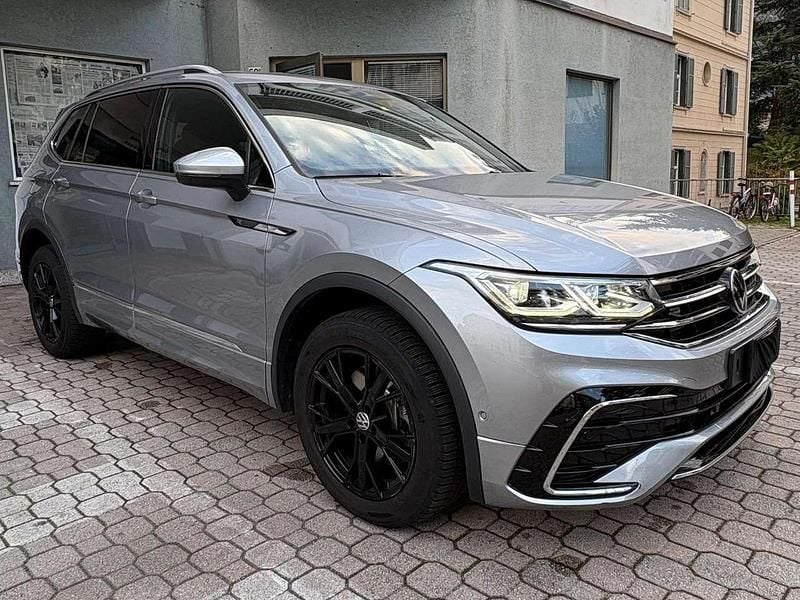 Usata VW Tiguan Allspace R-line 200 CV (147 kW) 2022 Grigio SUV