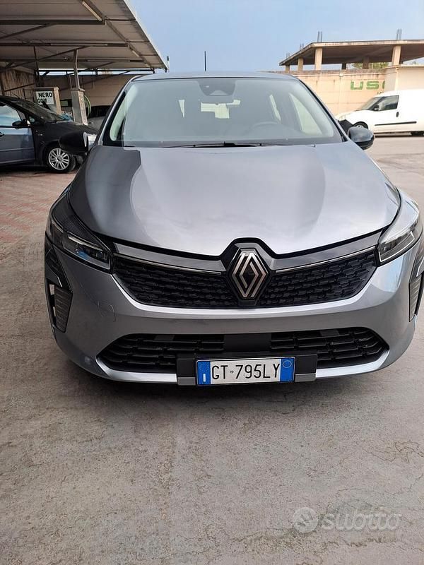 Usata Renault Clio V Evolution 101 CV (74 kW) 2024 Grigio Berlina