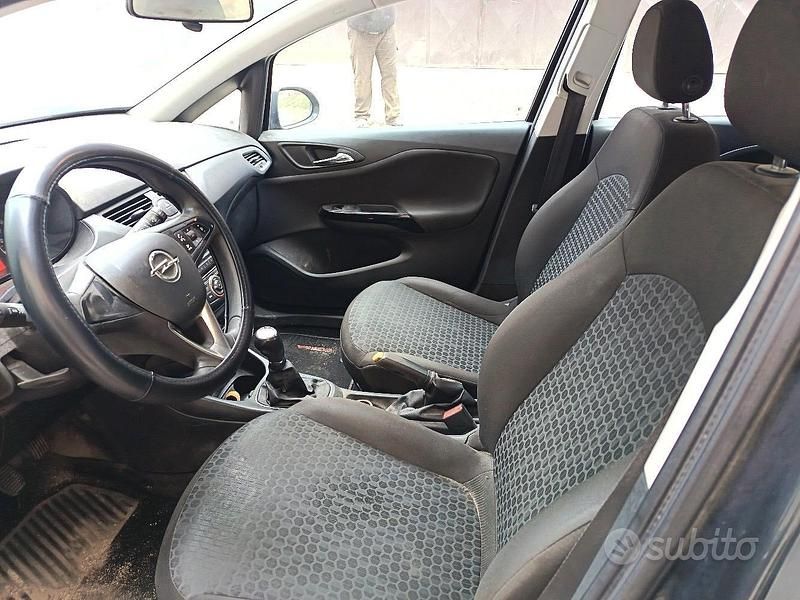 Usado Opel Corsa 90 HP (66 kW) 2016 Preto Sedan