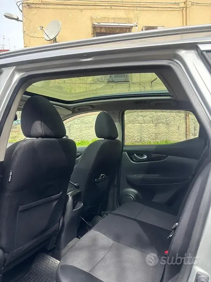 Usata Nissan Qashqai N-Connecta 110 CV (80 kW) 2016 Grigio SUV