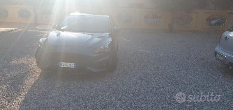Usata Ford Focus 120 CV (88 kW) 2019 Blu Berlina
