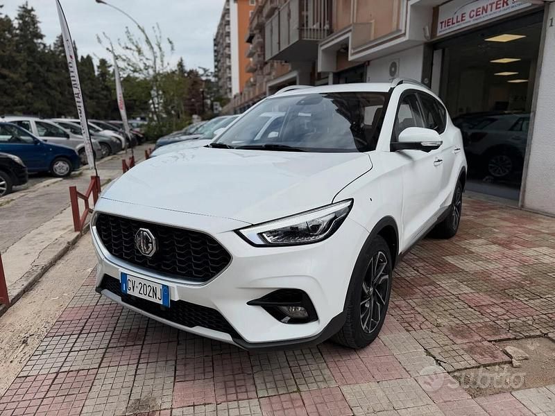 Usata MG ZS Luxury 106 CV (77 kW) 2024 Bianco SUV