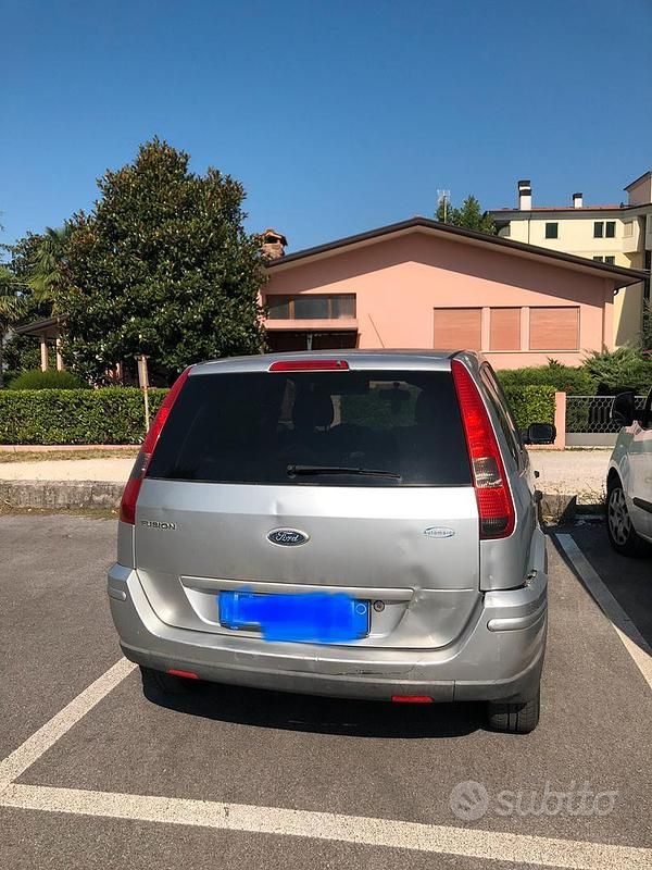 Usata Ford Fusion 2004 Grigio Utilitaria