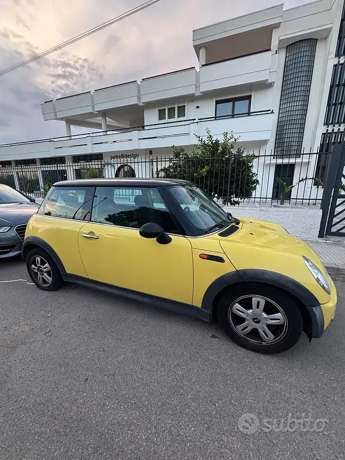 Usata Mini ONE 75 CV (55 kW) 2004 Giallo Utilitaria