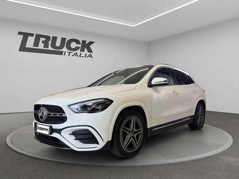 Bianco Usata 2025 Mercedes GLA200 AMG line SUV | 45.500 € (Buon prezzo) - Immagine 1/4