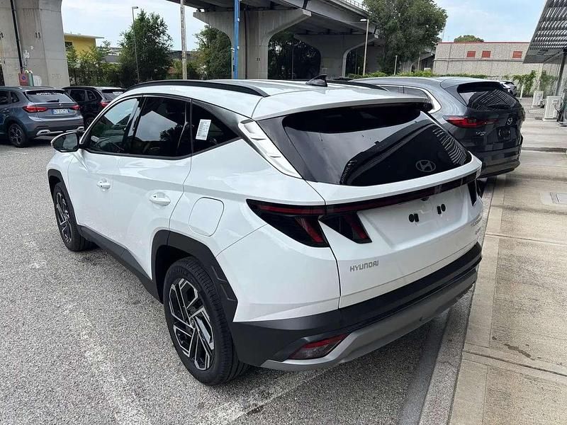 Nuova Hyundai Tucson 215 CV (158 kW) 2026 Atlas white SUV