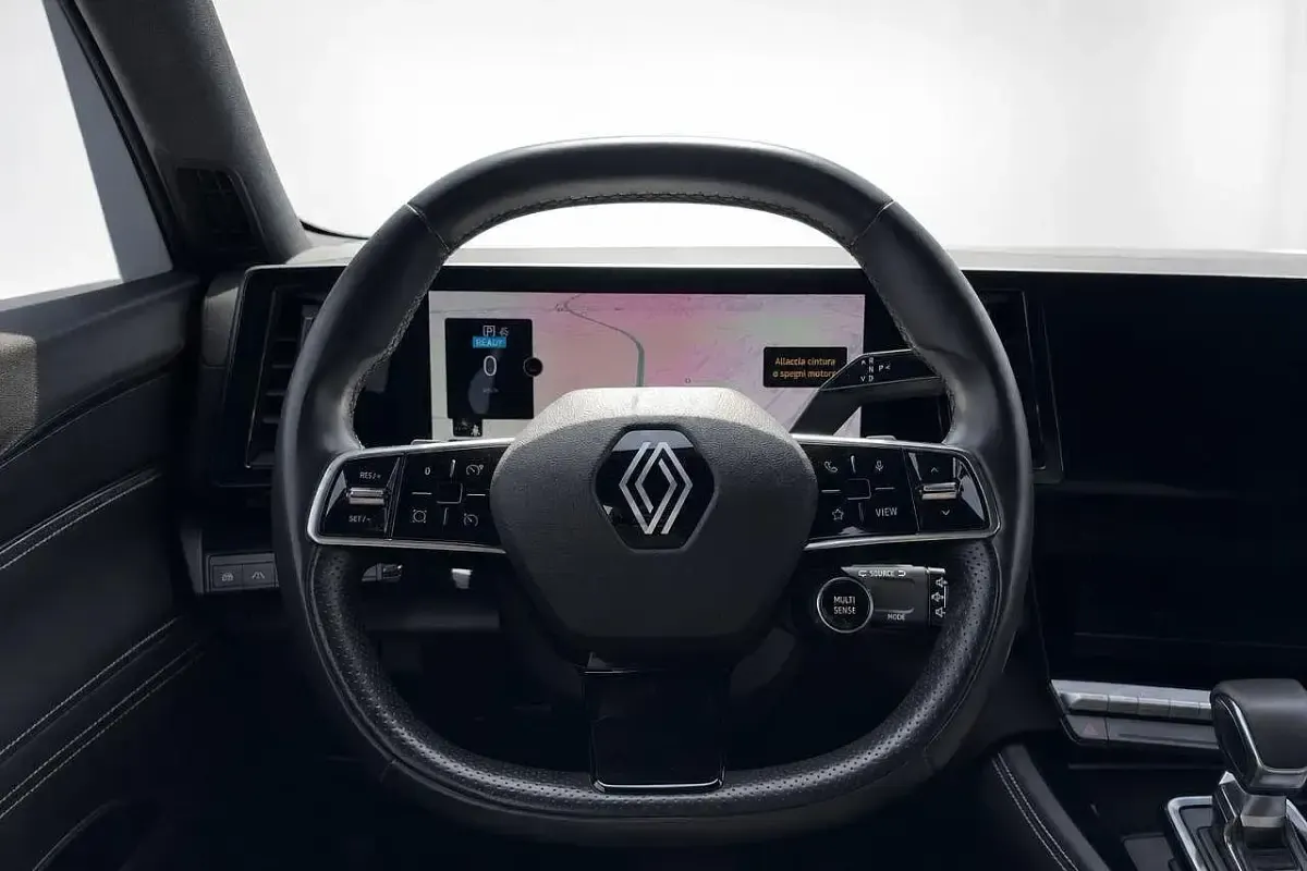 Usata Renault Austral Techno 200 CV (147 kW) 2023 Bianco SUV