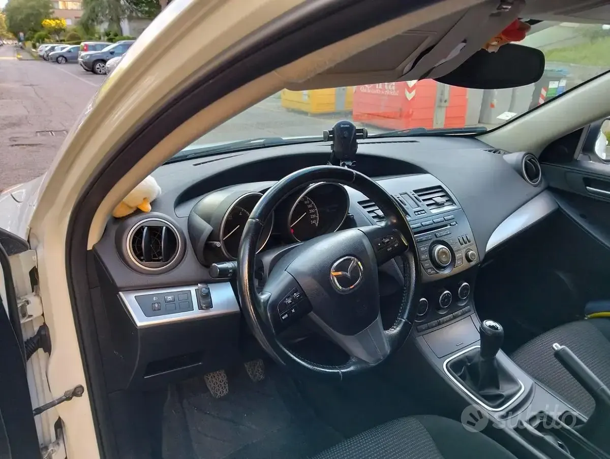 Usata Mazda 3 116 CV (85 kW) 2012 Bianco Berlina