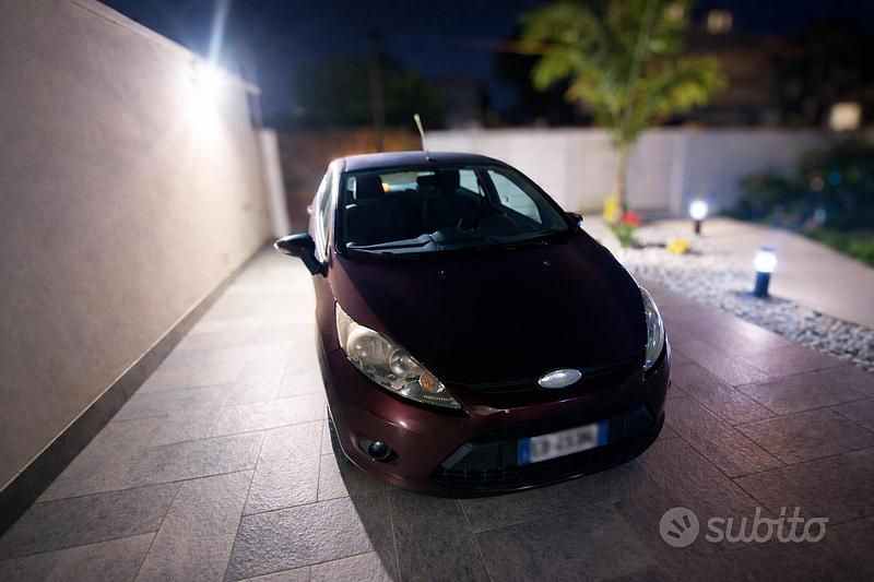 Usata Ford Fiesta 96 CV (70 kW) 2010 Berlina