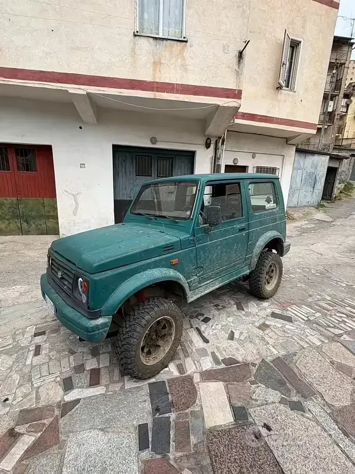 Usata Suzuki Samurai 63 CV (46 kW) 2000 Verde SUV