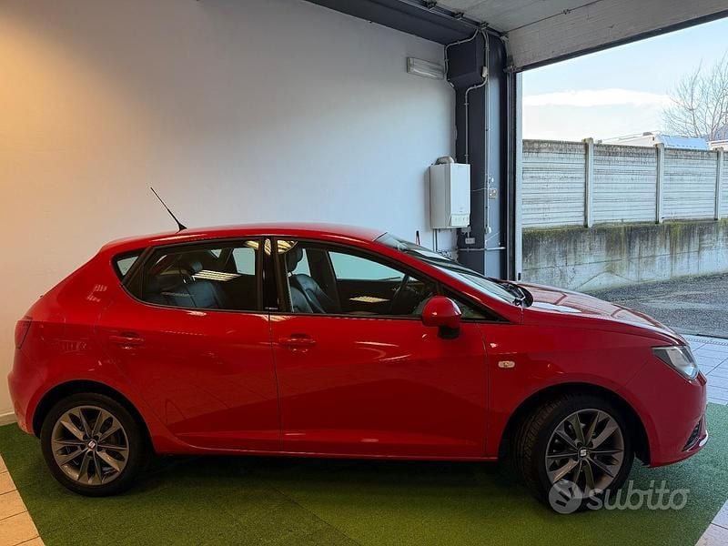 Usata Seat Ibiza Reference 70 CV (51 kW) 2015 Rosso Berlina