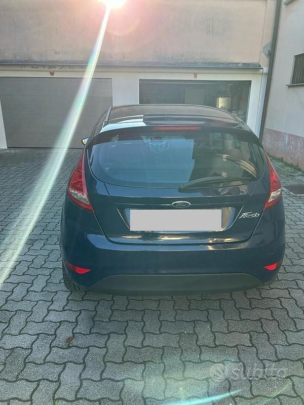 Usata Ford Fiesta 80 CV (58 kW) 2011 Blu Utilitaria