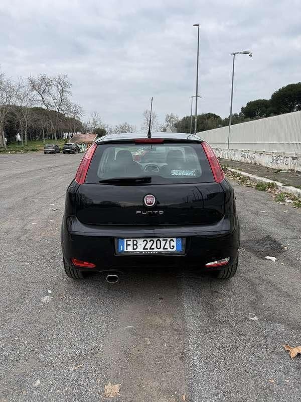 Usata Fiat Grande Punto 77 CV (56 kW) 2016 Nero Utilitaria