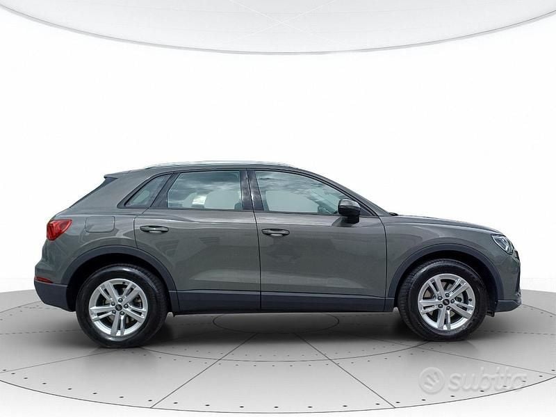 Usata Audi Q3 Business 150 CV (110 kW) 2024 Grigio metallizzato scuro SUV