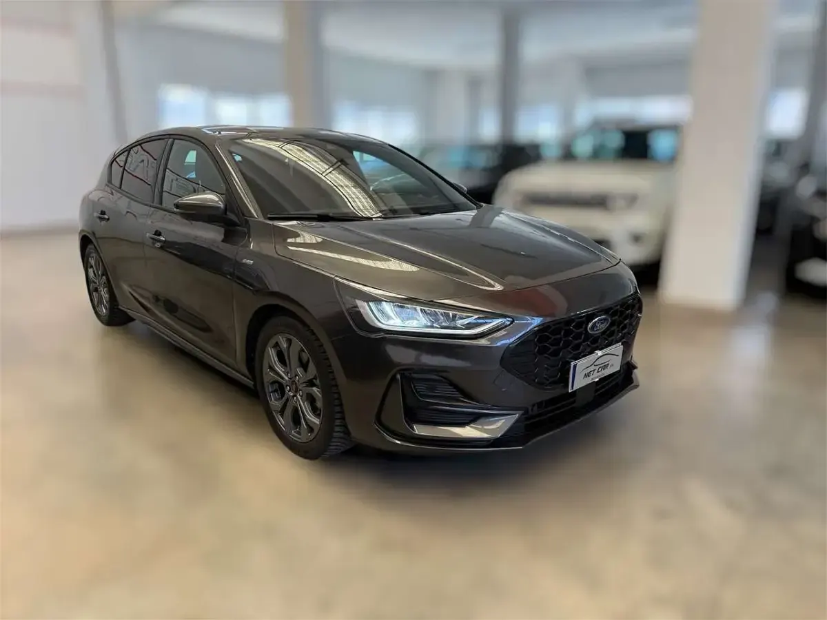 Usata Ford Focus ST-Line 116 CV (85 kW) 2025 Grigio Berlina